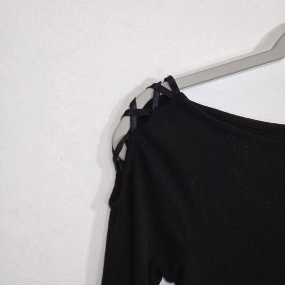 Forever 21 Bundle Of Two Black Tops. Size Small - Picture 7 of 8